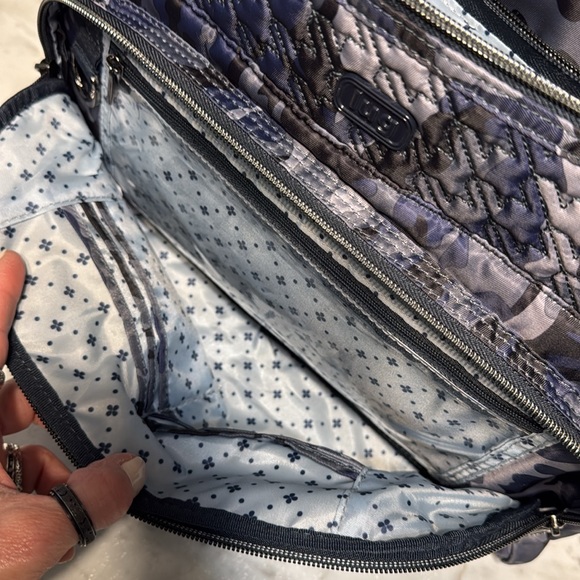 Lug Windjammer Convertible Tote Bag Camo Navy - Picture 8 of 12